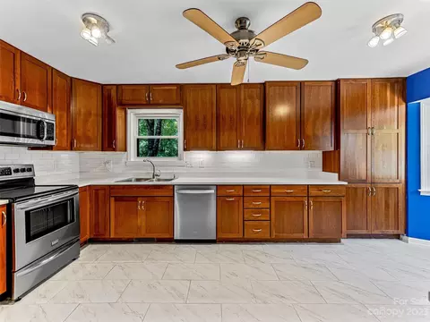 89 Canvasback Ct, Brevard, NC 28712 photo 14