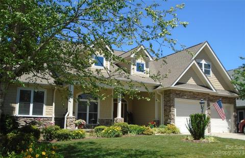150 Whistlewood Ln, Hendersonville, NC 28739