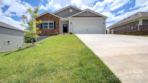 154 Monroe Creek Blvd, Asheville, NC 28806