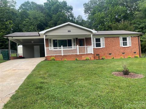 1048 W 1st St, Newton, NC 28658