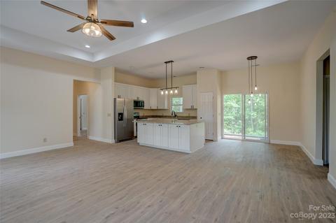 200 Crestview Hts, Sylva, NC 28779 photo 3