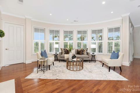 5425 Closeburn Rd, Charlotte, NC 28210