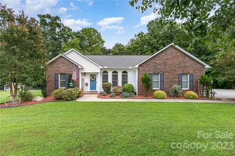 227 Wiggins Rd, Mooresville, NC 28115