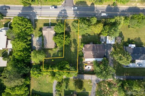 99999 Clark St, Weaverville, NC 28787