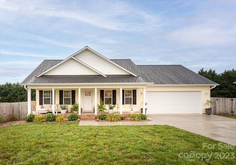 112 Cypress Acres Ln, Statesville, NC 28625