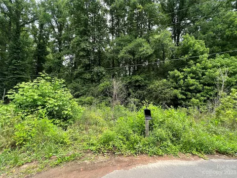 Virgina Drive, Marion, NC 28752