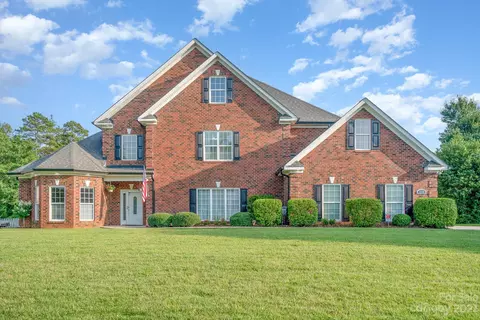 1112 Windsor Dr S, Kannapolis, NC 28081