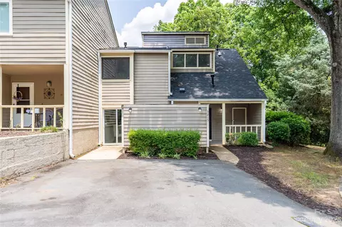 3215 Windbluff Dr, Charlotte, NC 28277
