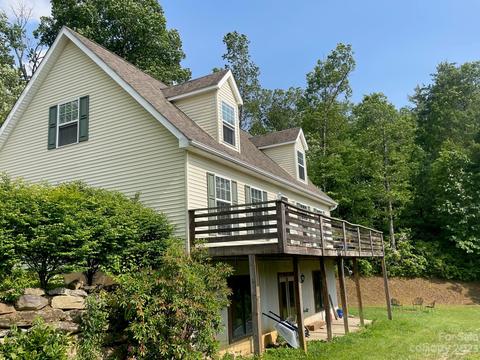 300 Hubert Mccall Dr, Balsam Grove, NC 28708