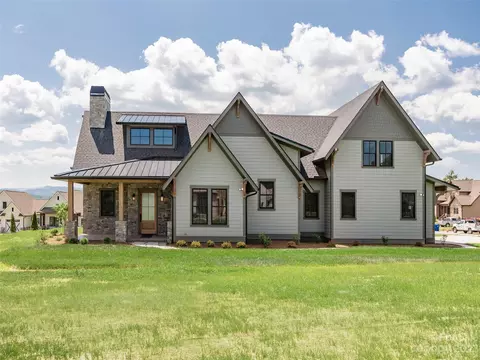 211 Majestic Ridge Rd, Mills River, NC 28759