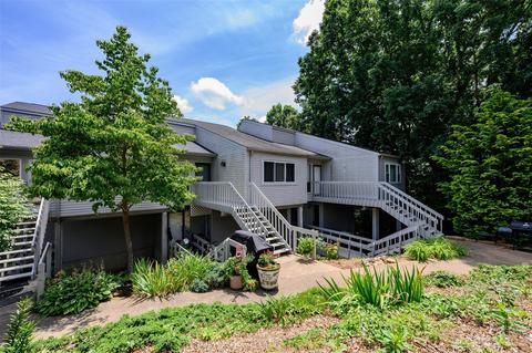 1050 21st Ave NW #32, Hickory, NC 28601