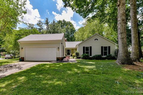 411 Hickok Ct, Charlotte, NC 28270