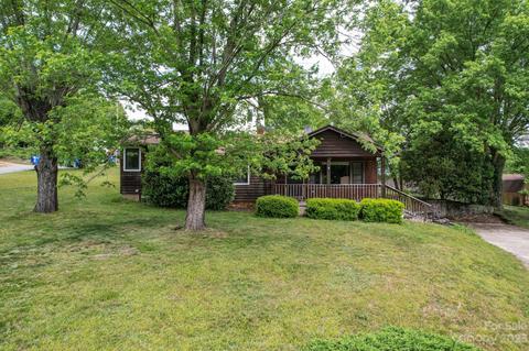 224 Bear Creek Rd, Asheville, NC 28806