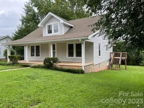99 Leach St, Marion, NC 28752