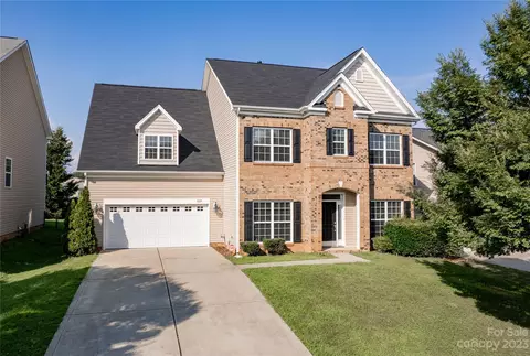 3219 Shadowy Retreat Dr, Matthews, NC 28104