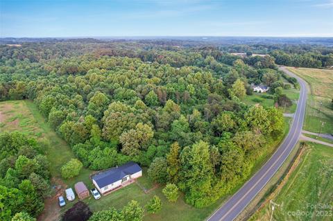 000 Cheatham Ford Rd, Hiddenite, NC 28636