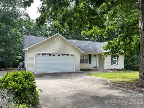 241 Woodrun Dr, Troy, NC 27371