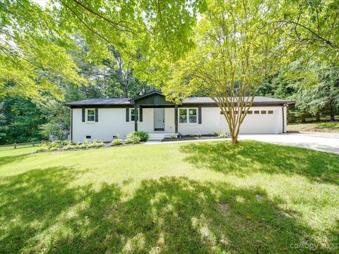 2138 Windermere Dr, Kannapolis, NC 28083