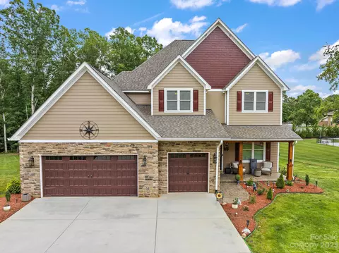 200 Mollholland Blvd, Morganton, NC 28655