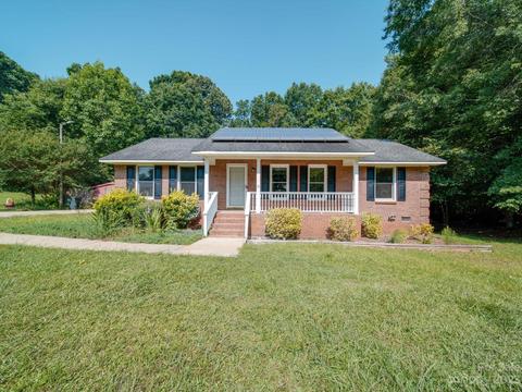306 Gills Creek Dr, Lancaster, SC 29720