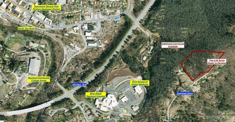 777 Overlook Dr, Spruce Pine, NC 28777
