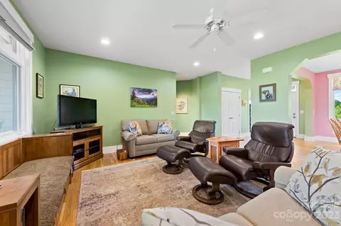 20 Piney Arbor Cv, Marshall, NC 28753 photo 6