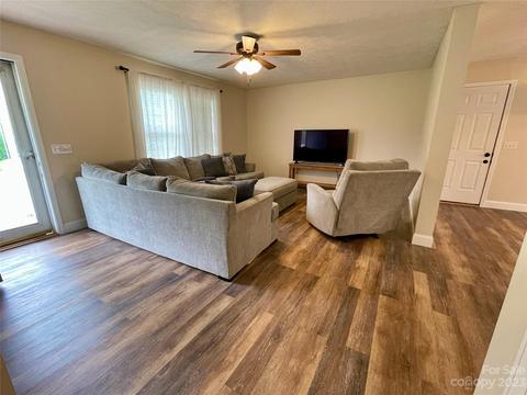 141 Eastview Dr, Bostic, NC 28018 photo 5