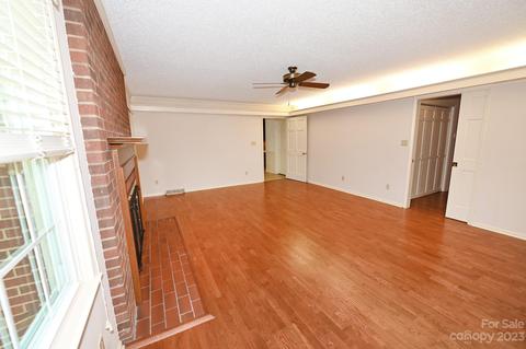 213 9th St NE, Conover, NC 28613 photo 12