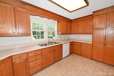 213 9th St NE, Conover, NC 28613 photo 16