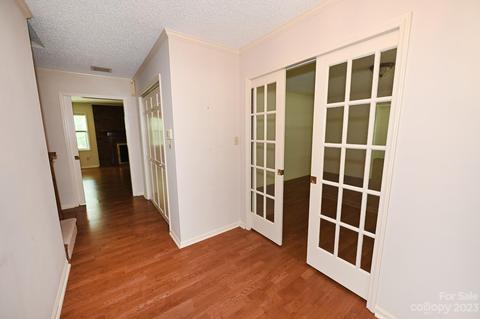 213 9th St NE, Conover, NC 28613 photo 6