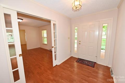 213 9th St NE, Conover, NC 28613 photo 7