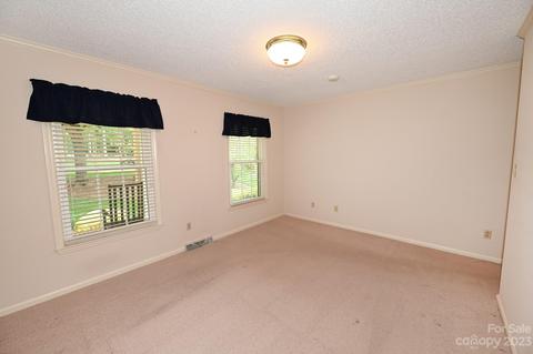 213 9th St NE, Conover, NC 28613 photo 25