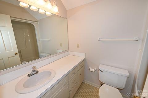 213 9th St NE, Conover, NC 28613 photo 32
