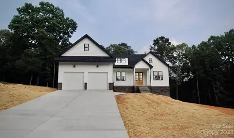 4630 Glen Hollow Ln NE, Hickory, NC 28601