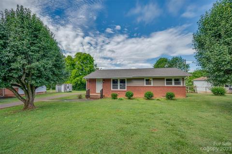 157 Crestview St, Rutherfordton, NC 28139