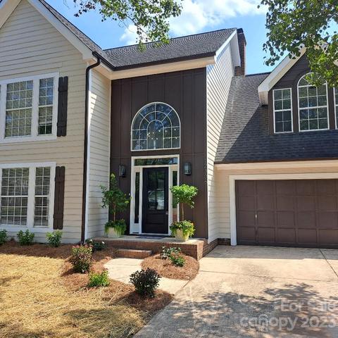 12306 Landing Green Dr, Charlotte, NC 28277