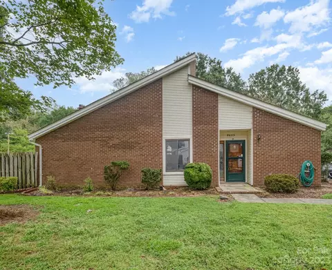 8405 Ramath Dr, Charlotte, NC 28211