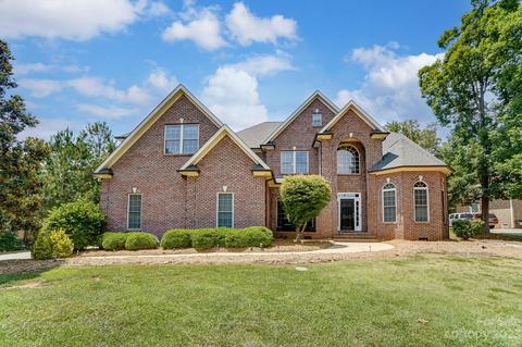 1218 Silver Arrow Ct, Fort Mill, SC 29715