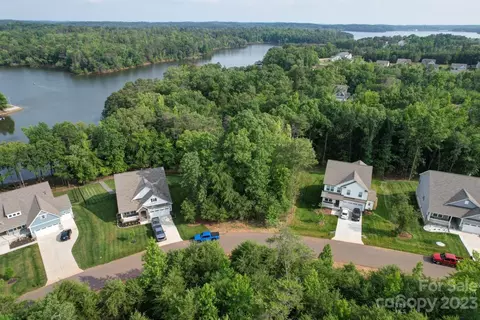 12030 Mariners Cove Ct, Lancaster, SC 29720