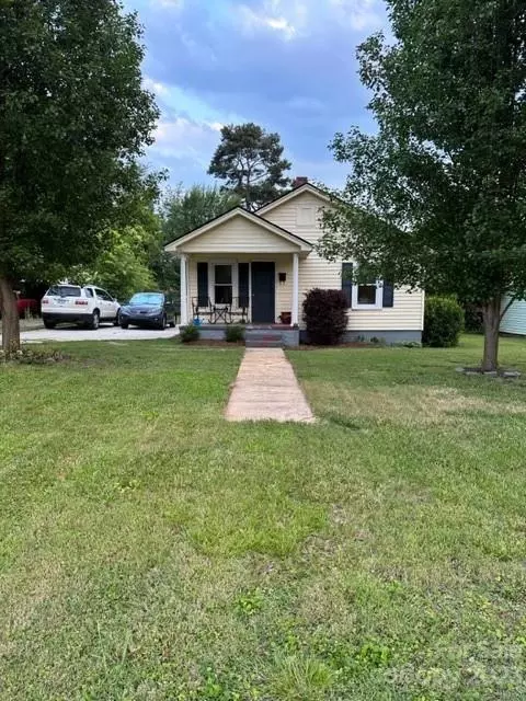 906 Edgemont Ave, Belmont, NC 28012