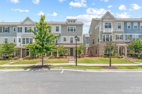 9447 Ainslie Downs St, Charlotte, NC 28273
