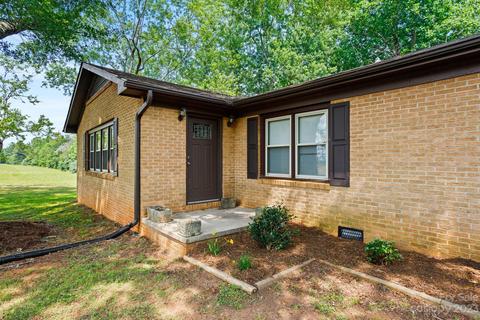 274 Mcentire Rd, Tryon, NC 28782 photo 3