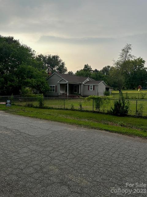1218 Elmwood Ave, Lancaster, SC 29720
