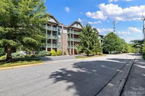 9 Kenilworth Knl #320, Asheville, NC 28805