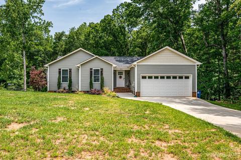 823 Limerick Dr, Dallas, NC 28034
