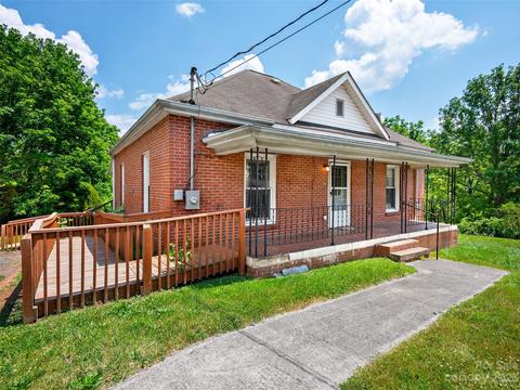 118 N Canton Rd, Canton, NC 28716
