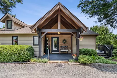 399 Foxfire Estates Cir, Waynesville, NC 28785