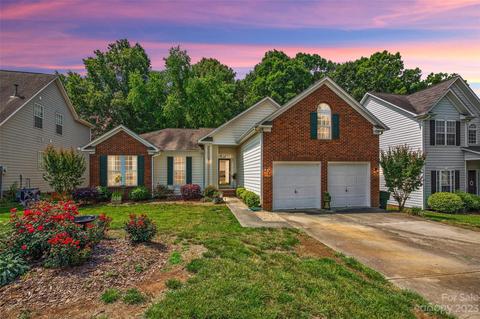 151 Walmsley Pl, Mooresville, NC 28117