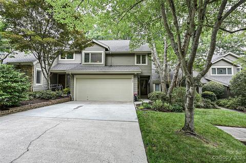 5705 Courtview Dr, Charlotte, NC 28226