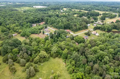 1917 Lakeside Ln, Conover, NC 28613 photo 40